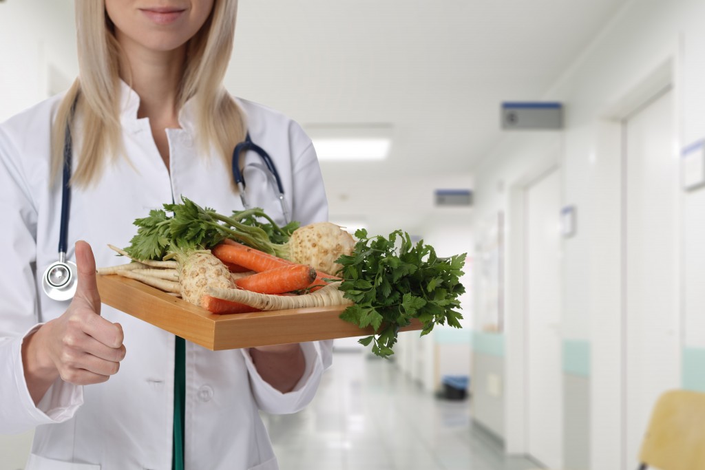 doctor and healthy food recommendations