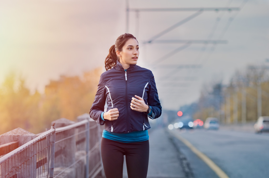  Fit and healthy woman working out. 